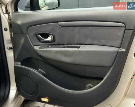 Серый Рено Гранд Сценик, объемом двигателя 1.5 л и пробегом 197 тыс. км за 6950 $, фото 61 на Automoto.ua
