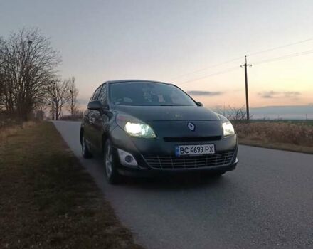 Серый Рено Гранд Сценик, объемом двигателя 1.5 л и пробегом 227 тыс. км за 8000 $, фото 4 на Automoto.ua