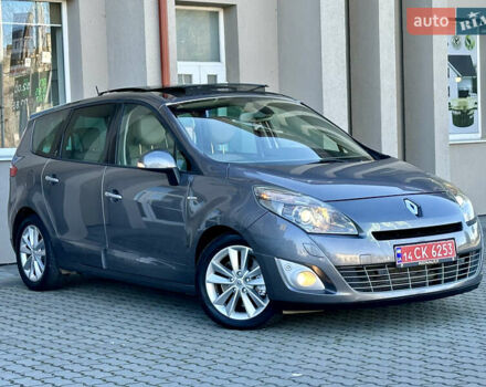 Серый Рено Гранд Сценик, объемом двигателя 2 л и пробегом 244 тыс. км за 7800 $, фото 6 на Automoto.ua