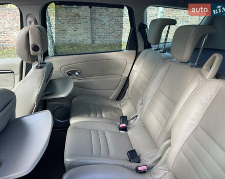 Серый Рено Гранд Сценик, объемом двигателя 1.5 л и пробегом 300 тыс. км за 5999 $, фото 66 на Automoto.ua