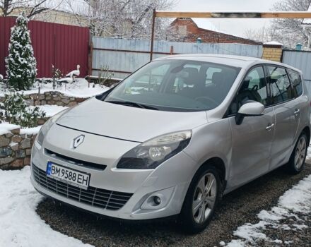 Рено Гранд Сценик 2010 в Ахтырке на Automoto.ua Серый Рено Гранд Сценик, объемом двигателя 1.9 л и пробегом 220 тыс. км за 7600 $, фото 1 на Automoto.ua