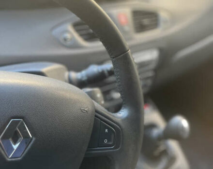 Рено Гранд Сценик 2010 в Харькове на Automoto.ua Серый Рено Гранд Сценик, объемом двигателя 1.5 л и пробегом 325 тыс. км за 7000 $, фото 9 на Automoto.ua