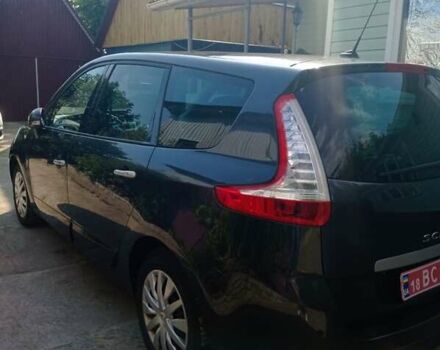 Серый Рено Гранд Сценик, объемом двигателя 2 л и пробегом 190 тыс. км за 8400 $, фото 3 на Automoto.ua