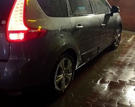 Серый Рено Гранд Сценик, объемом двигателя 1.5 л и пробегом 302 тыс. км за 6000 $, фото 1 на Automoto.ua