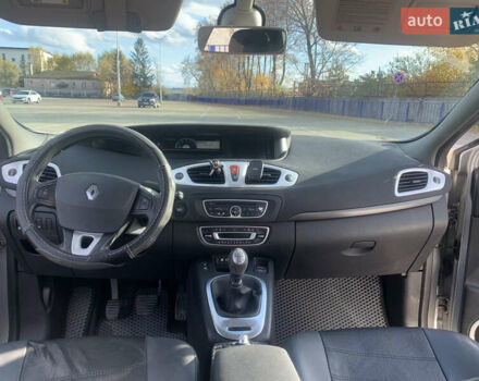 Серый Рено Гранд Сценик, объемом двигателя 1.87 л и пробегом 324 тыс. км за 5700 $, фото 10 на Automoto.ua