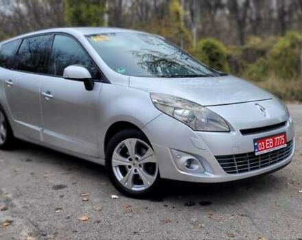 Серый Рено Гранд Сценик, объемом двигателя 2 л и пробегом 248 тыс. км за 8650 $, фото 3 на Automoto.ua