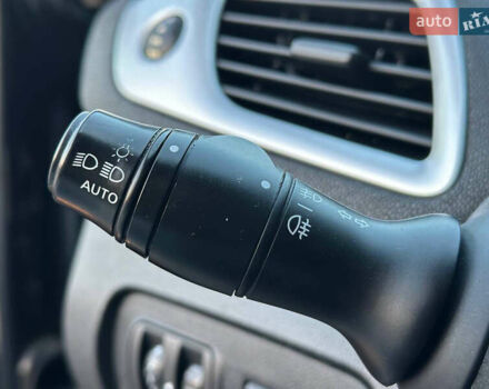 Серый Рено Гранд Сценик, объемом двигателя 1.4 л и пробегом 180 тыс. км за 5999 $, фото 36 на Automoto.ua