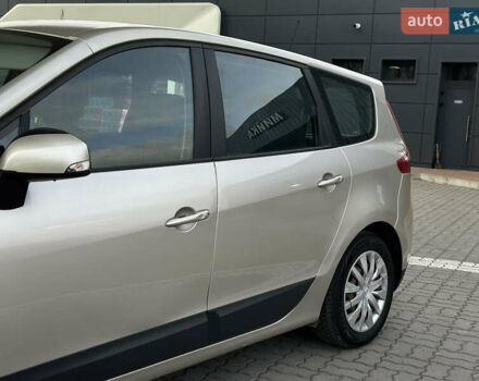 Серый Рено Гранд Сценик, объемом двигателя 1.5 л и пробегом 197 тыс. км за 6950 $, фото 22 на Automoto.ua