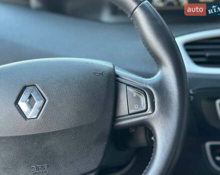 Серый Рено Гранд Сценик, объемом двигателя 1.4 л и пробегом 180 тыс. км за 5999 $, фото 34 на Automoto.ua