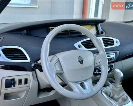 Серый Рено Гранд Сценик, объемом двигателя 2 л и пробегом 244 тыс. км за 7800 $, фото 41 на Automoto.ua