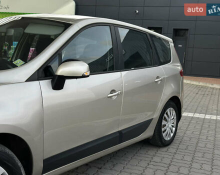 Серый Рено Гранд Сценик, объемом двигателя 1.5 л и пробегом 197 тыс. км за 6950 $, фото 21 на Automoto.ua