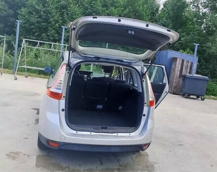 Серый Рено Гранд Сценик, объемом двигателя 1.5 л и пробегом 280 тыс. км за 6666 $, фото 4 на Automoto.ua