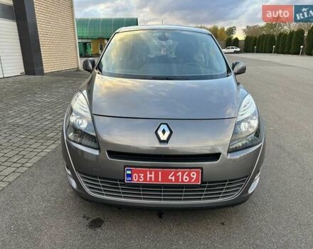 Рено Гранд Сценик 2010 в Луцке на Automoto.ua Серый Рено Гранд Сценик, объемом двигателя 2.02 л и пробегом 232 тыс. км за 7950 $, фото 1 на Automoto.ua