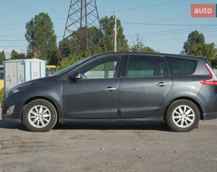 Серый Рено Гранд Сценик, объемом двигателя 1.87 л и пробегом 319 тыс. км за 7900 $, фото 37 на Automoto.ua