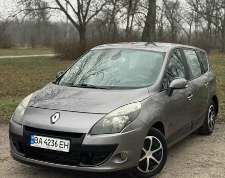 Сірий Рено Гранд Сценік, об'ємом двигуна 1.5 л та пробігом 255 тис. км за 7500 $, фото 4 на Automoto.ua