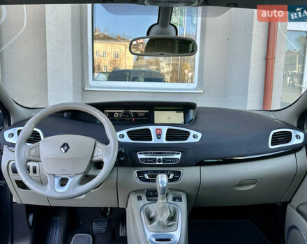 Серый Рено Гранд Сценик, объемом двигателя 2 л и пробегом 244 тыс. км за 7800 $, фото 17 на Automoto.ua