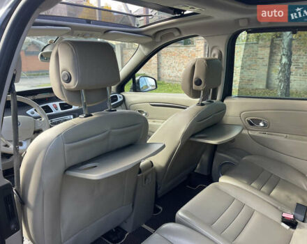 Серый Рено Гранд Сценик, объемом двигателя 1.5 л и пробегом 300 тыс. км за 5999 $, фото 73 на Automoto.ua