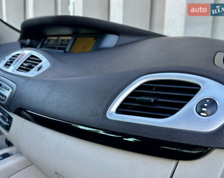 Серый Рено Гранд Сценик, объемом двигателя 2 л и пробегом 244 тыс. км за 7800 $, фото 63 на Automoto.ua