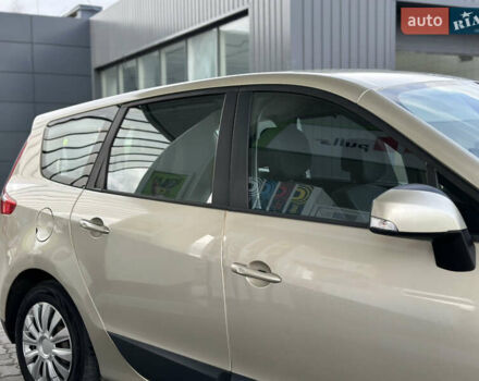 Серый Рено Гранд Сценик, объемом двигателя 1.5 л и пробегом 197 тыс. км за 6950 $, фото 9 на Automoto.ua