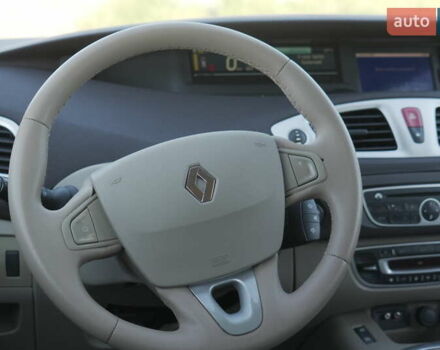 Серый Рено Гранд Сценик, объемом двигателя 1.87 л и пробегом 319 тыс. км за 7900 $, фото 16 на Automoto.ua