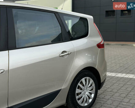 Серый Рено Гранд Сценик, объемом двигателя 1.5 л и пробегом 197 тыс. км за 6950 $, фото 23 на Automoto.ua