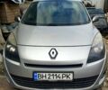 Серый Рено Гранд Сценик, объемом двигателя 1.5 л и пробегом 476 тыс. км за 5500 $, фото 1 на Automoto.ua