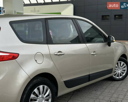 Серый Рено Гранд Сценик, объемом двигателя 1.5 л и пробегом 197 тыс. км за 6950 $, фото 39 на Automoto.ua