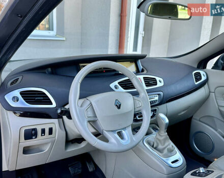 Серый Рено Гранд Сценик, объемом двигателя 2 л и пробегом 244 тыс. км за 7800 $, фото 15 на Automoto.ua