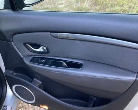 Серый Рено Гранд Сценик, объемом двигателя 1.5 л и пробегом 300 тыс. км за 7300 $, фото 12 на Automoto.ua