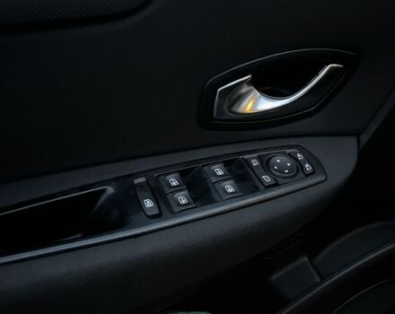 Серый Рено Гранд Сценик, объемом двигателя 1.5 л и пробегом 244 тыс. км за 7500 $, фото 12 на Automoto.ua