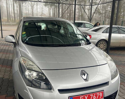Серый Рено Гранд Сценик, объемом двигателя 1.5 л и пробегом 235 тыс. км за 7200 $, фото 5 на Automoto.ua