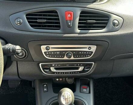 Серый Рено Гранд Сценик, объемом двигателя 1.4 л и пробегом 190 тыс. км за 4990 $, фото 17 на Automoto.ua