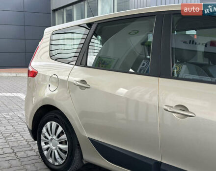 Серый Рено Гранд Сценик, объемом двигателя 1.5 л и пробегом 197 тыс. км за 6950 $, фото 10 на Automoto.ua