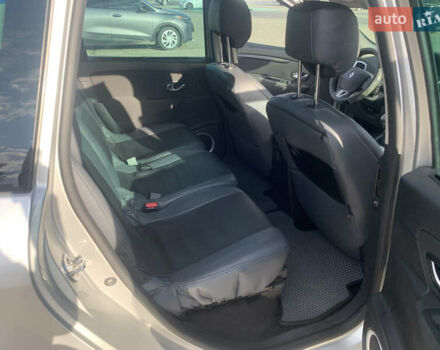 Серый Рено Гранд Сценик, объемом двигателя 1.87 л и пробегом 324 тыс. км за 5700 $, фото 9 на Automoto.ua