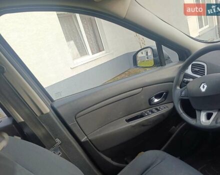Серый Рено Гранд Сценик, объемом двигателя 1.9 л и пробегом 246 тыс. км за 6400 $, фото 15 на Automoto.ua