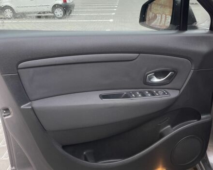 Серый Рено Гранд Сценик, объемом двигателя 1.5 л и пробегом 260 тыс. км за 7500 $, фото 5 на Automoto.ua