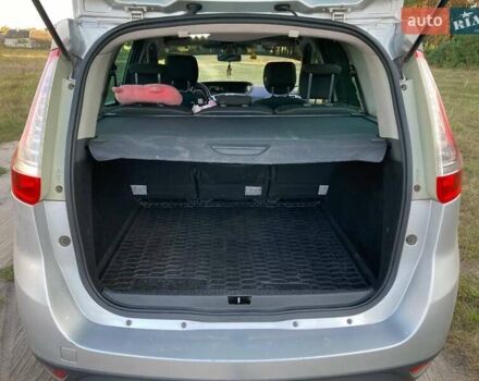 Серый Рено Гранд Сценик, объемом двигателя 1.5 л и пробегом 300 тыс. км за 7300 $, фото 15 на Automoto.ua