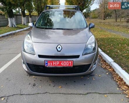 Серый Рено Гранд Сценик, объемом двигателя 1.5 л и пробегом 188 тыс. км за 8300 $, фото 8 на Automoto.ua