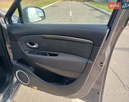 Серый Рено Гранд Сценик, объемом двигателя 1.5 л и пробегом 188 тыс. км за 8300 $, фото 35 на Automoto.ua