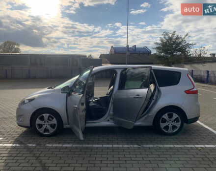 Серый Рено Гранд Сценик, объемом двигателя 1.87 л и пробегом 324 тыс. км за 5700 $, фото 5 на Automoto.ua