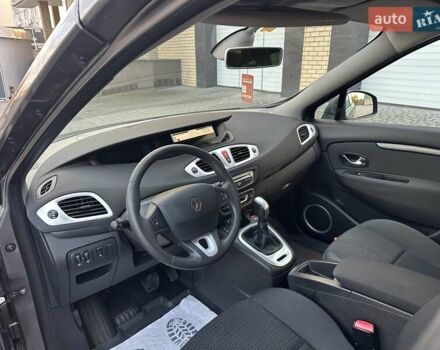 Рено Гранд Сценик 2010 в Луцке на Automoto.ua Серый Рено Гранд Сценик, объемом двигателя 2.02 л и пробегом 232 тыс. км за 7950 $, фото 13 на Automoto.ua