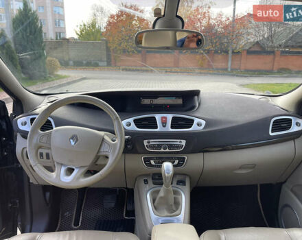 Серый Рено Гранд Сценик, объемом двигателя 1.5 л и пробегом 300 тыс. км за 5999 $, фото 69 на Automoto.ua