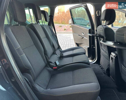 Серый Рено Гранд Сценик, объемом двигателя 1.4 л и пробегом 180 тыс. км за 5999 $, фото 26 на Automoto.ua