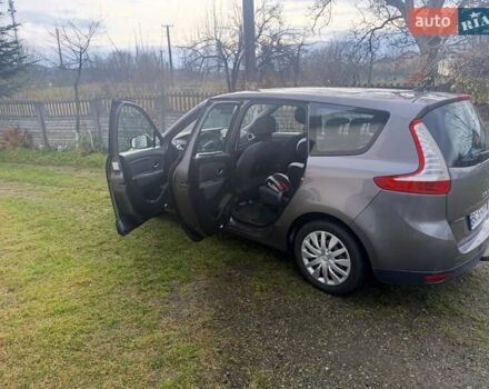 Серый Рено Гранд Сценик, объемом двигателя 1.9 л и пробегом 246 тыс. км за 6400 $, фото 8 на Automoto.ua