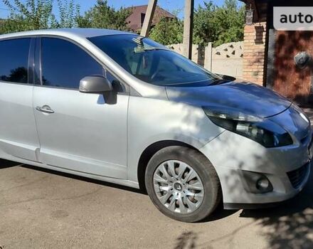 Серый Рено Гранд Сценик, объемом двигателя 1.46 л и пробегом 277 тыс. км за 7500 $, фото 3 на Automoto.ua