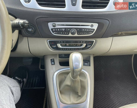 Серый Рено Гранд Сценик, объемом двигателя 1.5 л и пробегом 300 тыс. км за 5999 $, фото 84 на Automoto.ua