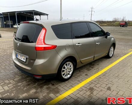 Серый Рено Гранд Сценик, объемом двигателя 1.5 л и пробегом 280 тыс. км за 8000 $, фото 7 на Automoto.ua