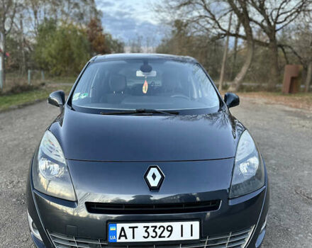 Серый Рено Гранд Сценик, объемом двигателя 1.5 л и пробегом 305 тыс. км за 7200 $, фото 2 на Automoto.ua