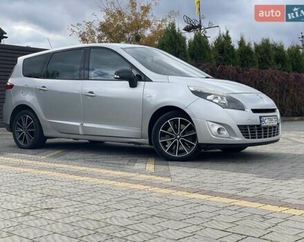 Серый Рено Гранд Сценик, объемом двигателя 2 л и пробегом 249 тыс. км за 8450 $, фото 8 на Automoto.ua