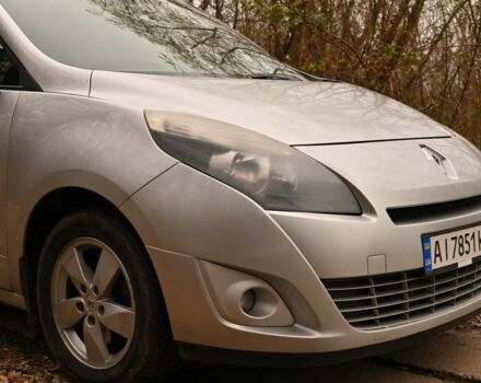 Серый Рено Гранд Сценик, объемом двигателя 1.6 л и пробегом 330 тыс. км за 7400 $, фото 4 на Automoto.ua